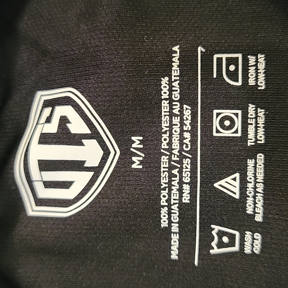 NWT UTS Toronto Raptors T - Picture 9 of 11